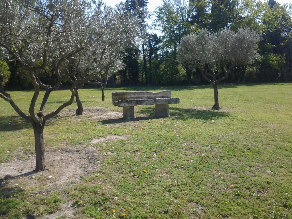 La Bastide Des Amouriers Caumont-sur-Durance Eksteriør billede